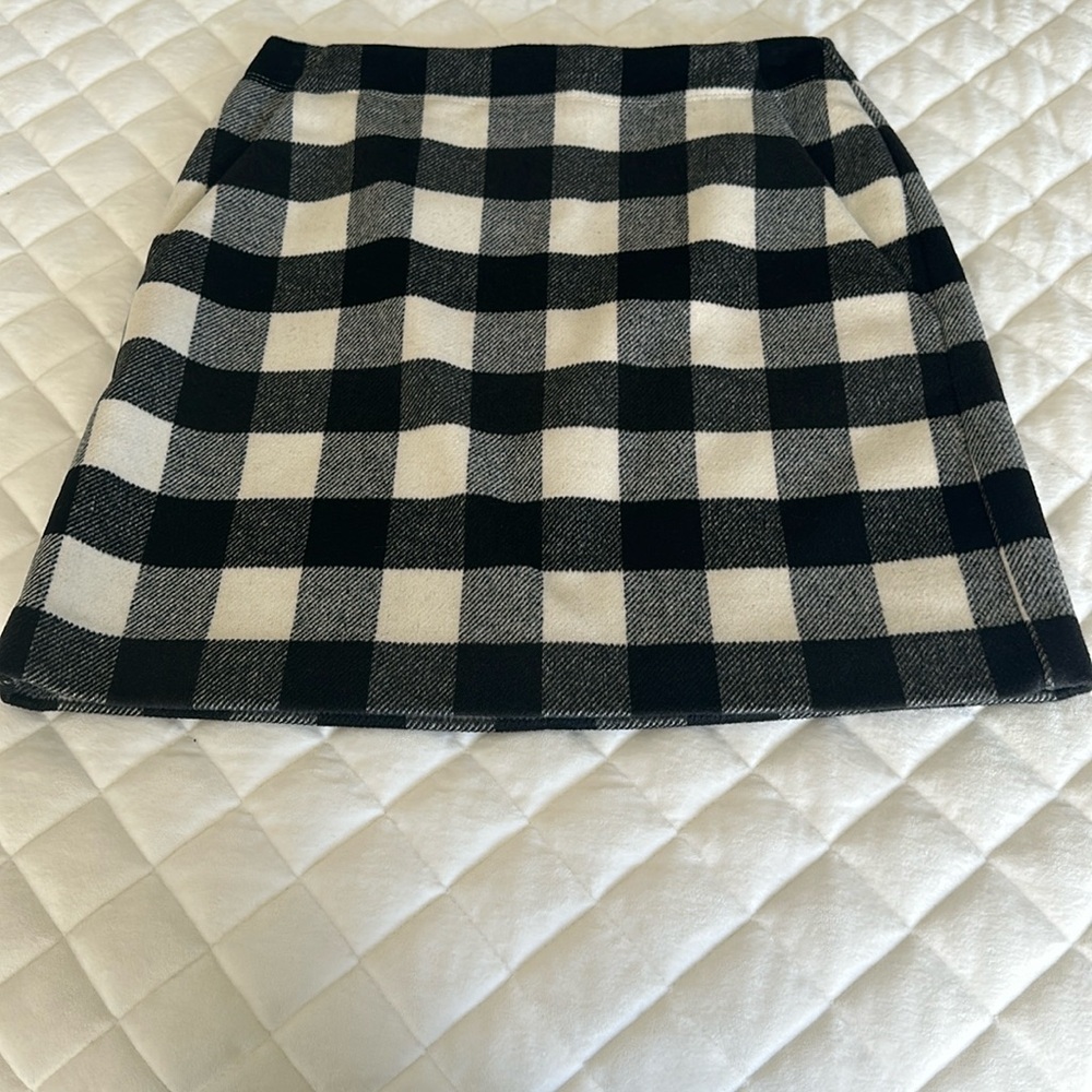 Loft skirt size 4, 28% wool, new with tags